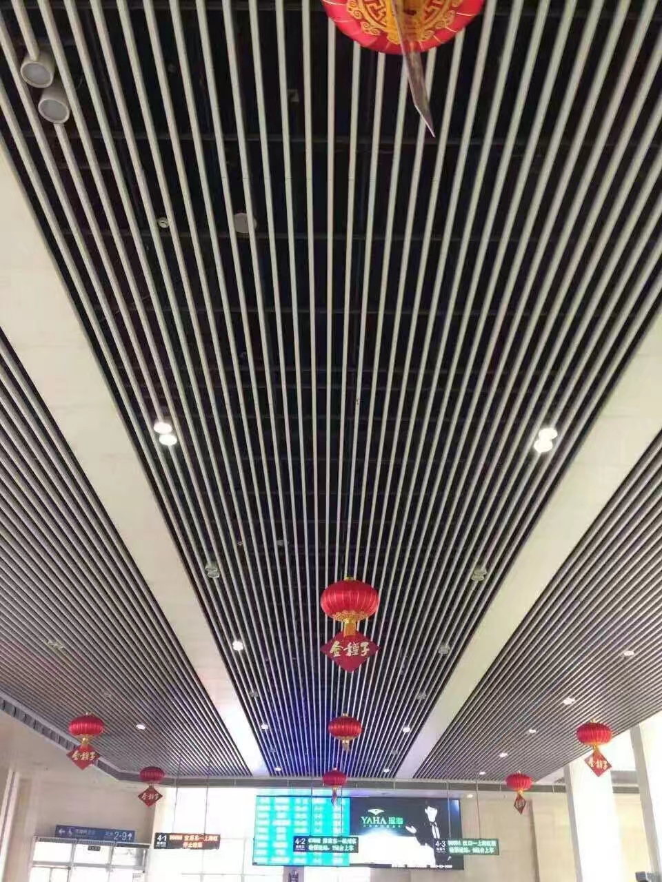 Alüminyum tavan ahşap tavanın yerini alıyor